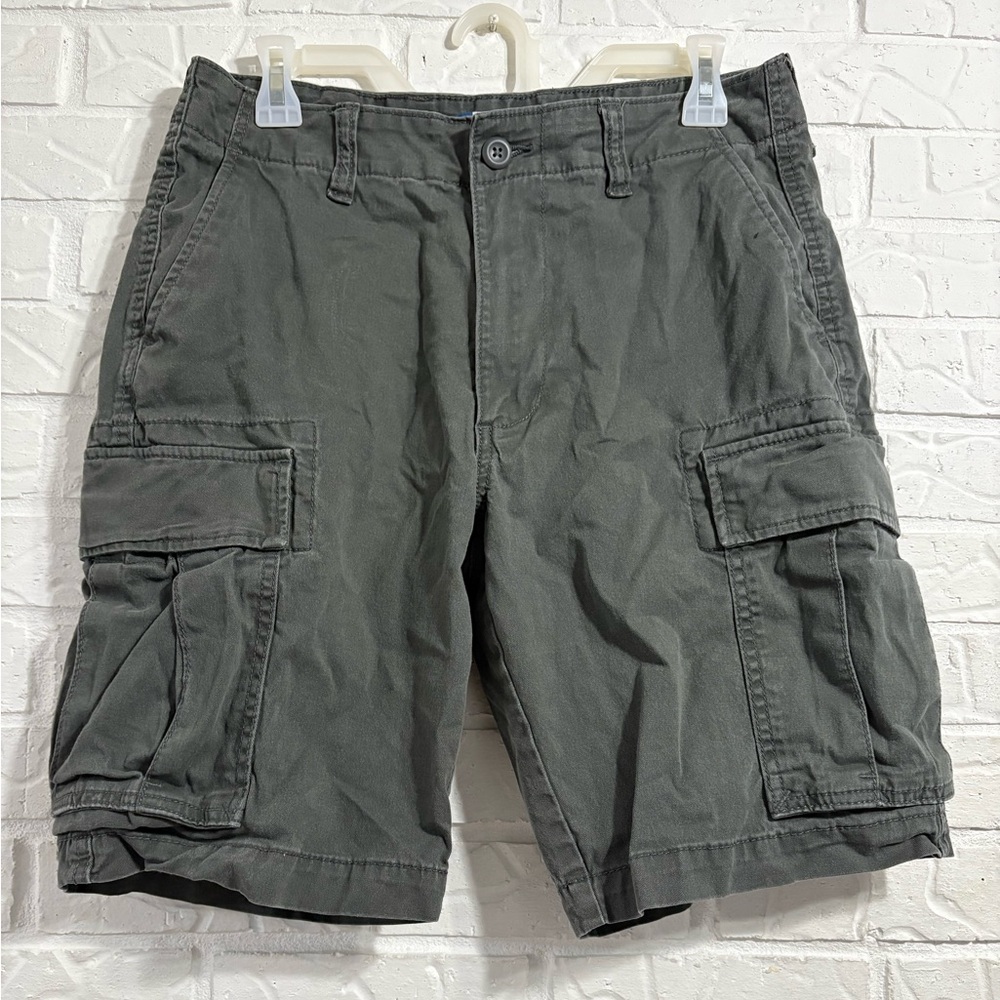 Old Navy Men's Lived In Straight Cargo Shorts in Charcoal